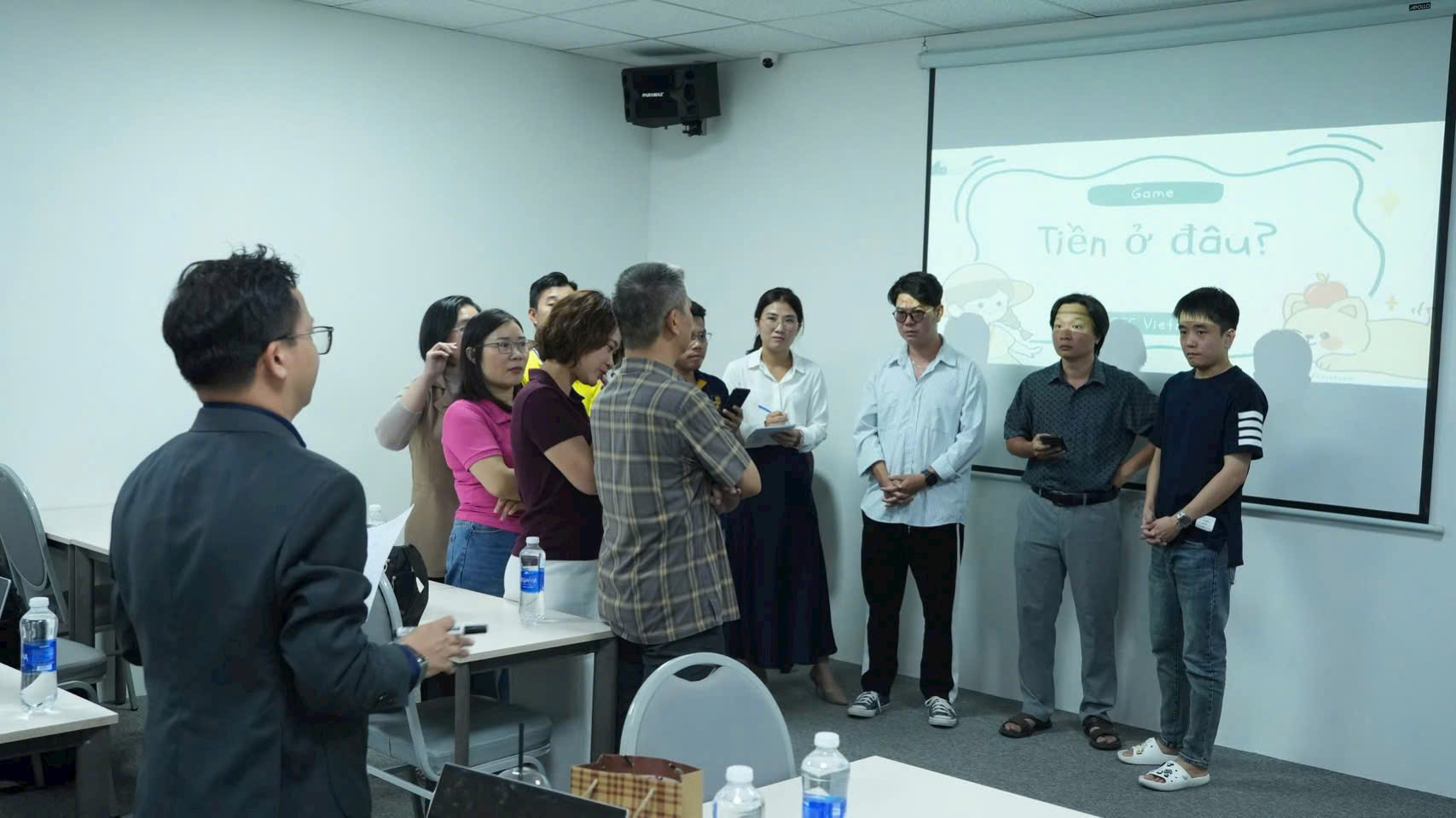 Hoạt động tương tác giữa các học viên trong lớp đào tạo