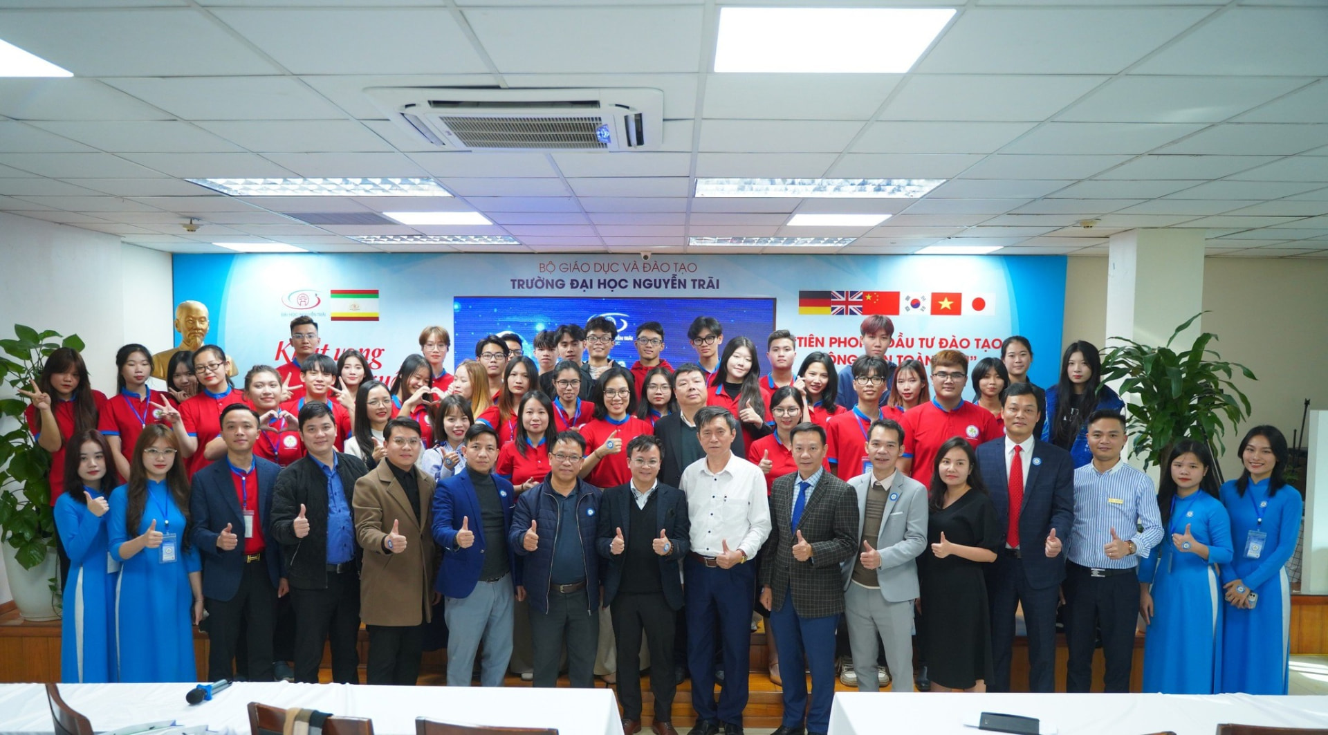 Học viên và giảng viên tại chương trình đào tạo của CFC Vietnam