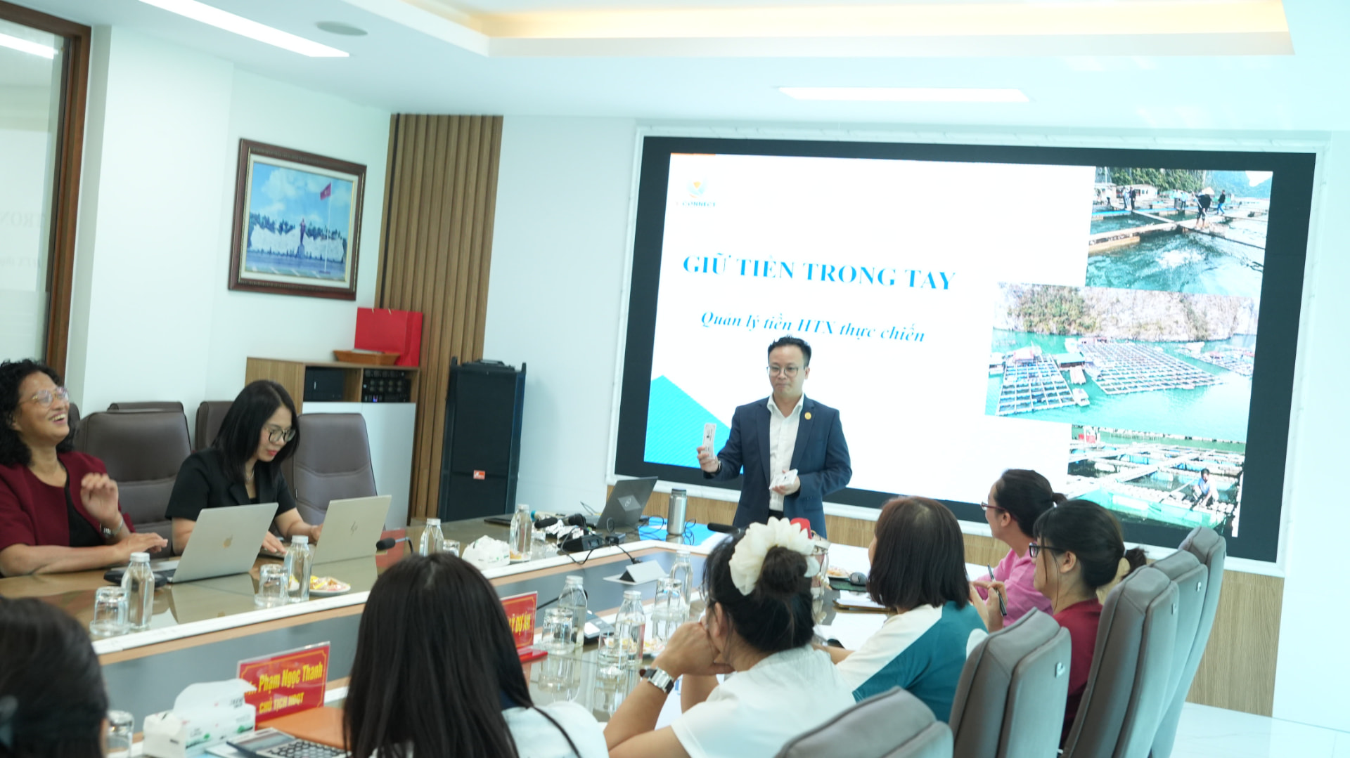 Chuyên gia Đỗ Tiến Vương chia sẻ về quản lý tiền tại lớp học