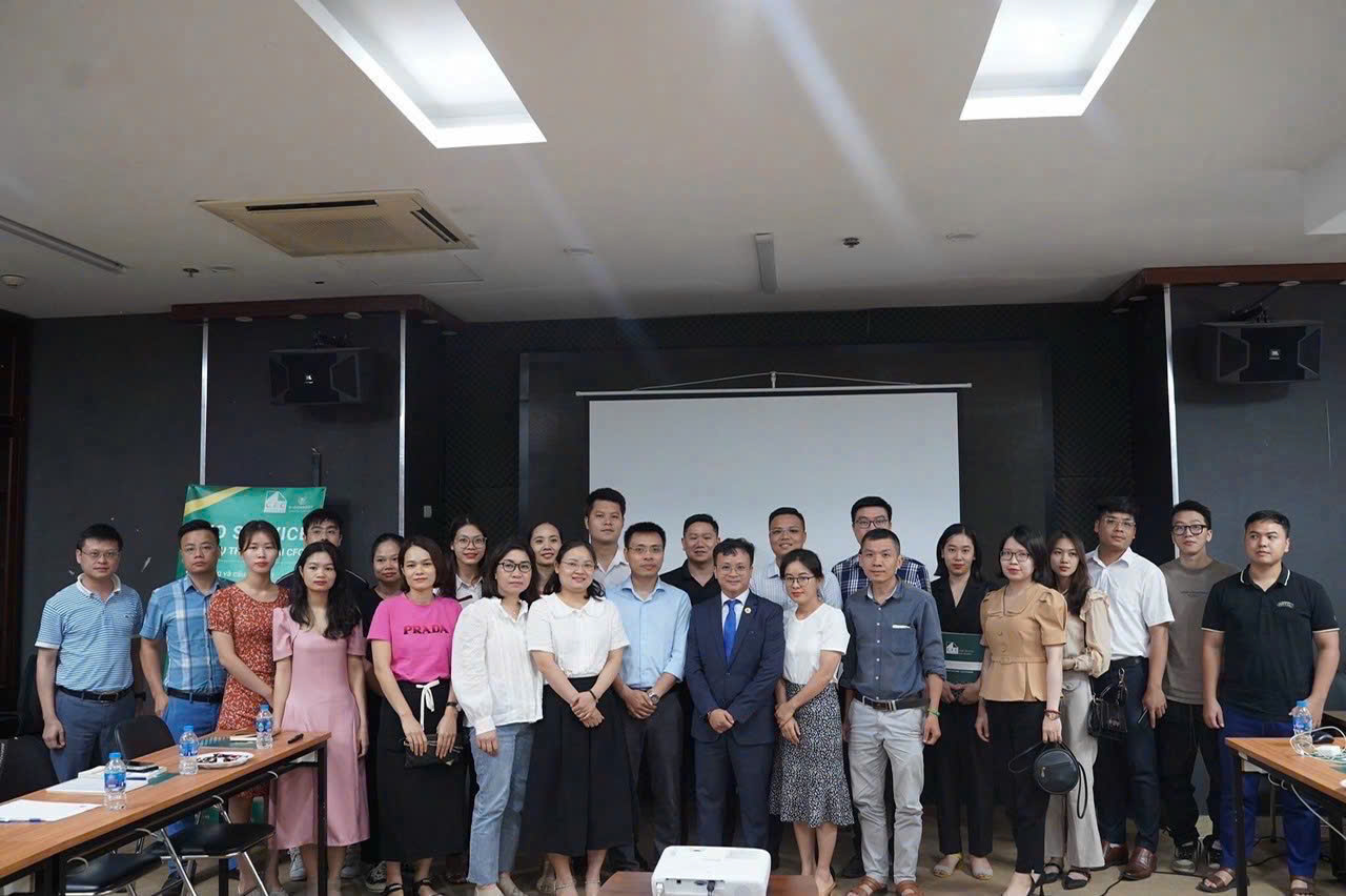 Tập thể học viên tại một chương trình đào tạo của CFC Vietnam